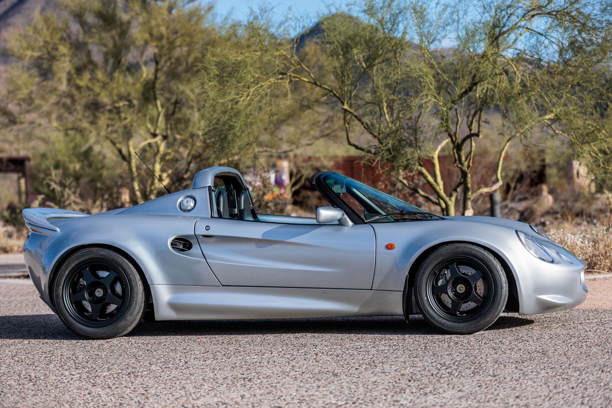 Side view of a 1999 Lotus Elise 111 S