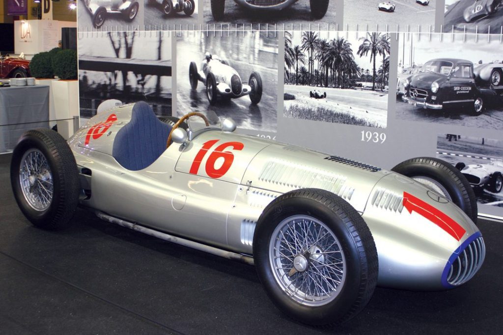 W165 Rétromobile (2009) - Recap & Photo Gallery 02