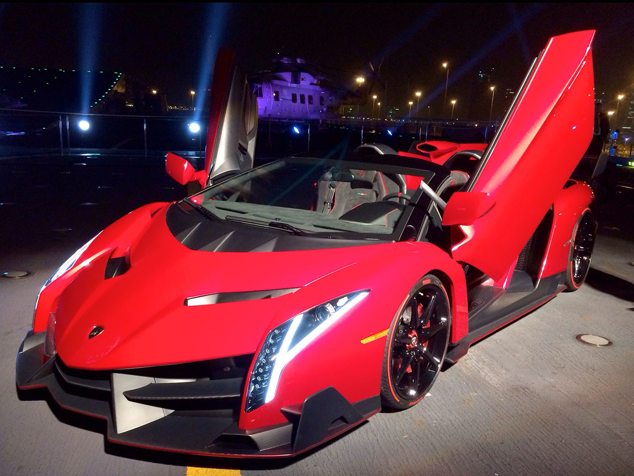 lancering designer Regnjakke The Lamborghini Veneno, a LeMans race car for the road