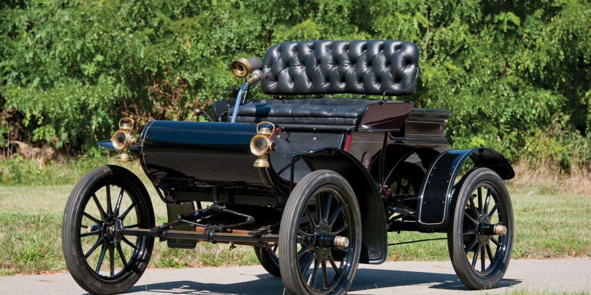 1905 Curved Dash Oldsmobile