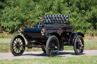 1905 Curved Dash Oldsmobile