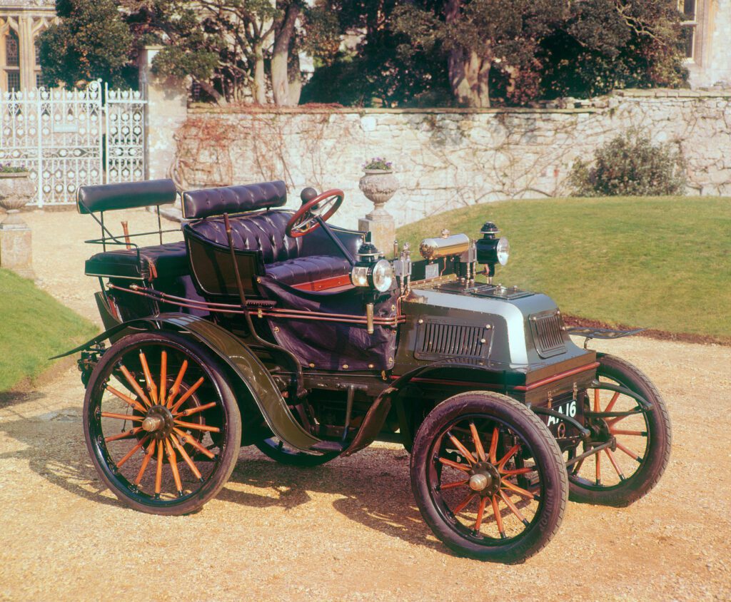 1 - [1897-1920] 125 ans d'évolution ! Partie 1 - Page 5 Daimler-1899-1024x844