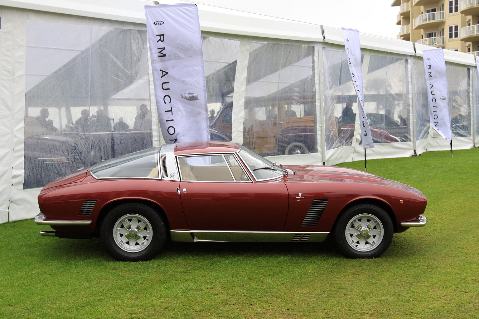 Diecast model cars ISO Grifo 1/18 BoS Models 7 Litri (IR8) red 1972 -  Alldiecast.us