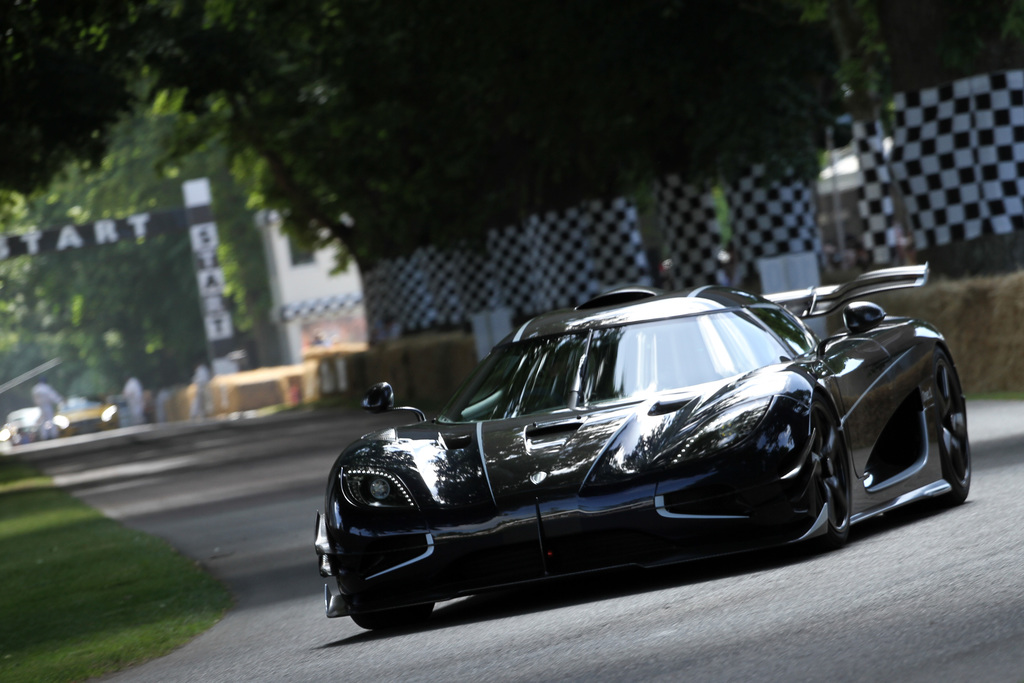 2014 Koenigsegg One:1 Gallery