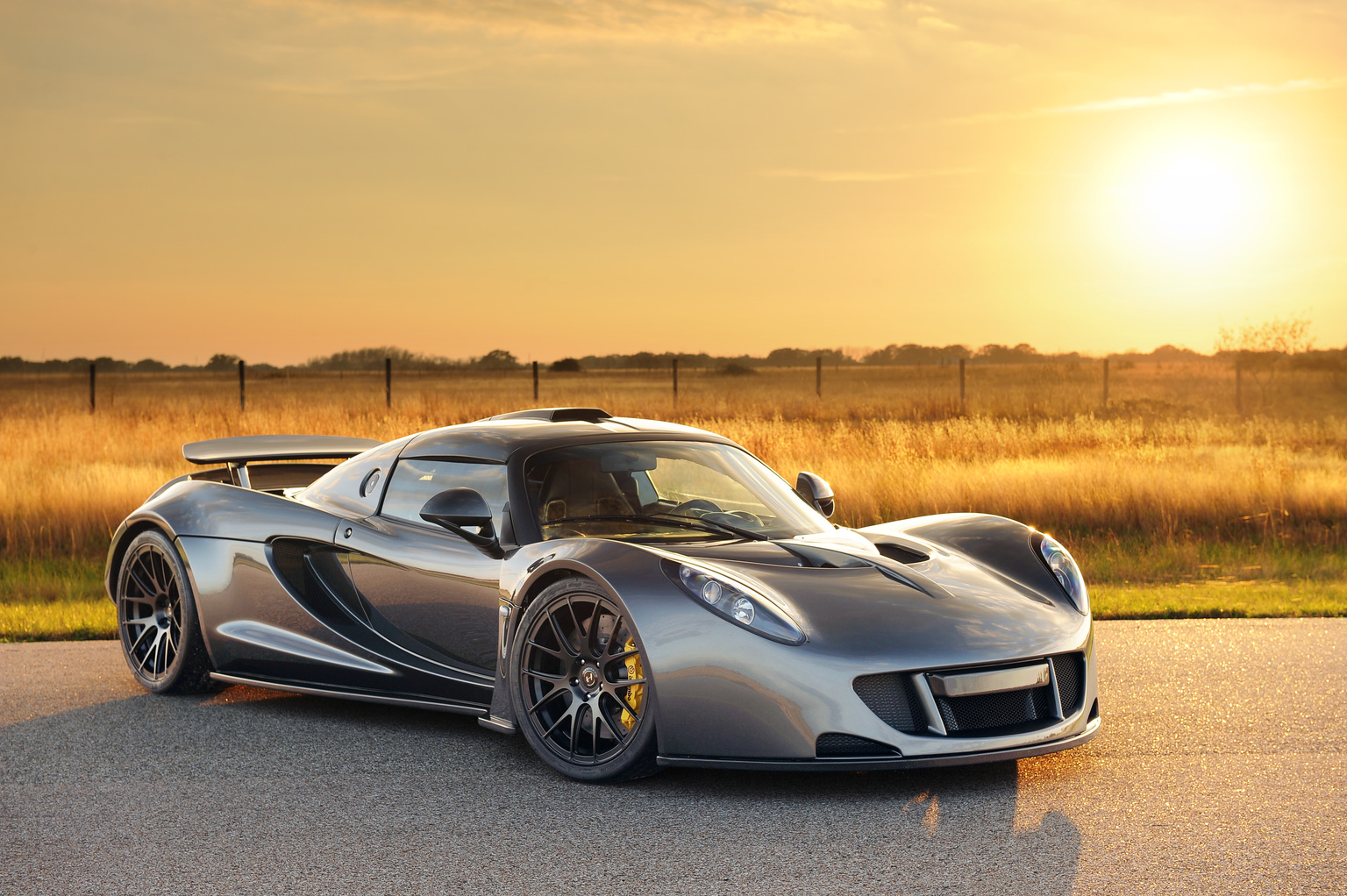 Hennessey Venom GT: 270.49 mph 