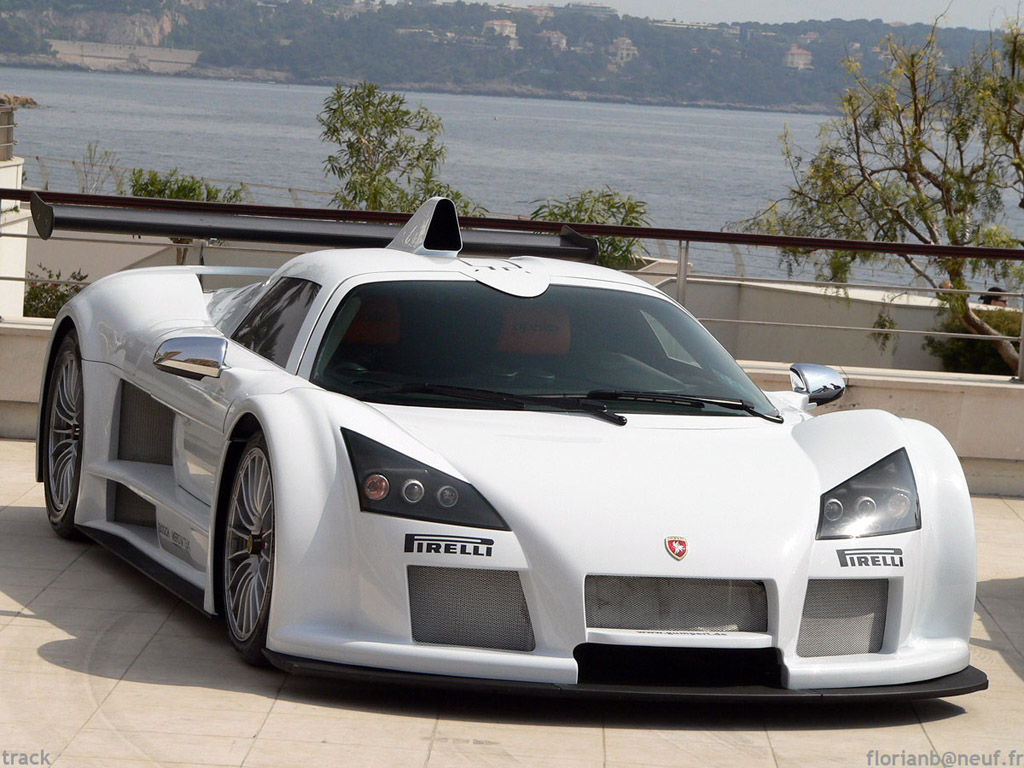 Gumpert Apollo