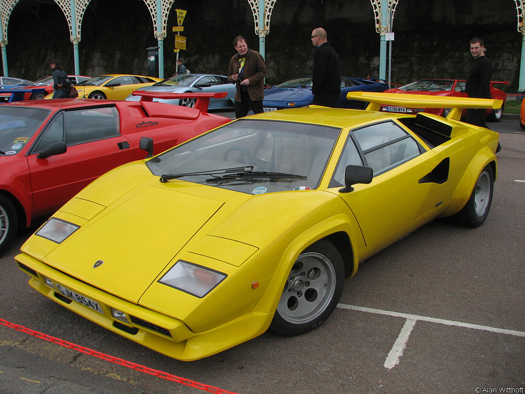 ランボルギーニ Lamborghini Veneno: We hitch a ride in the Rs 28 crore supercar