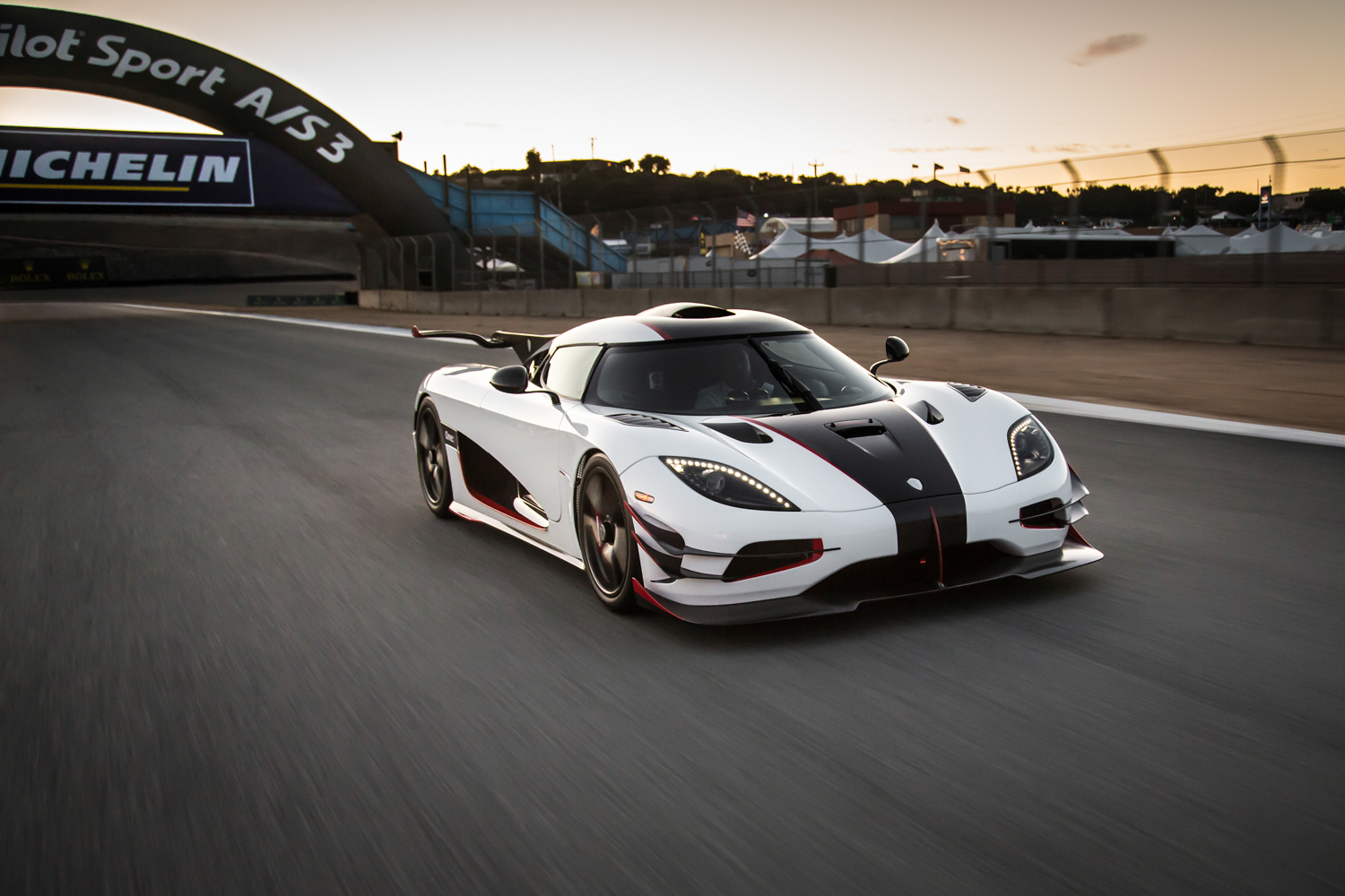 2014 Koenigsegg One:1 Gallery