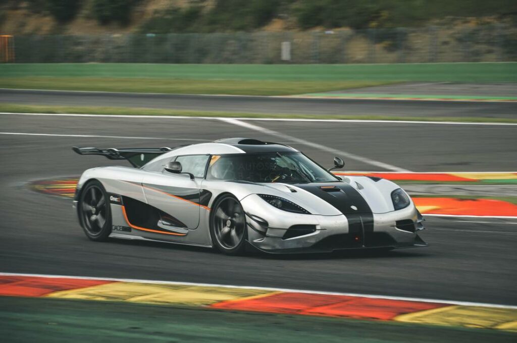 2014 Koenigsegg One:1 Gallery