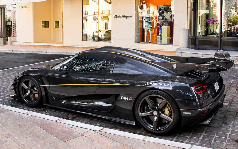 2014 Koenigsegg One:1 Gallery