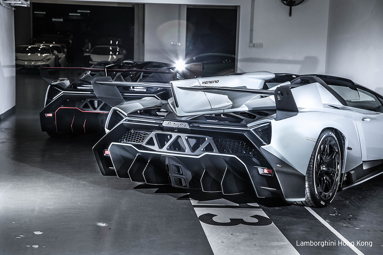 https://www.lambocars.com/wp-content/uploads/2020/12/veneno_roadster_hong_kong_8.jpg