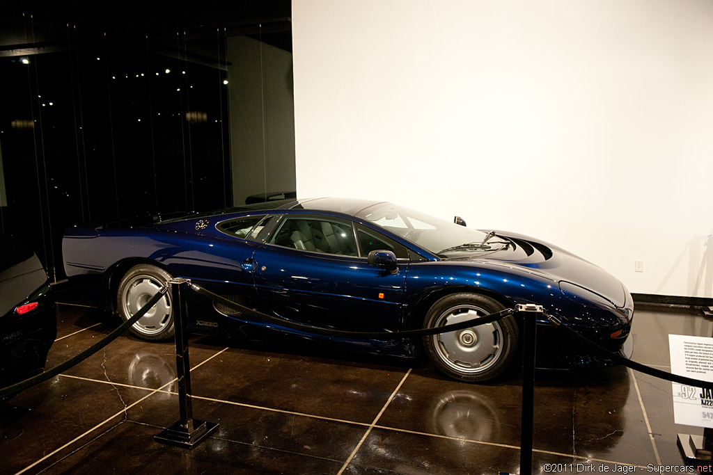 Jaguar XJ220