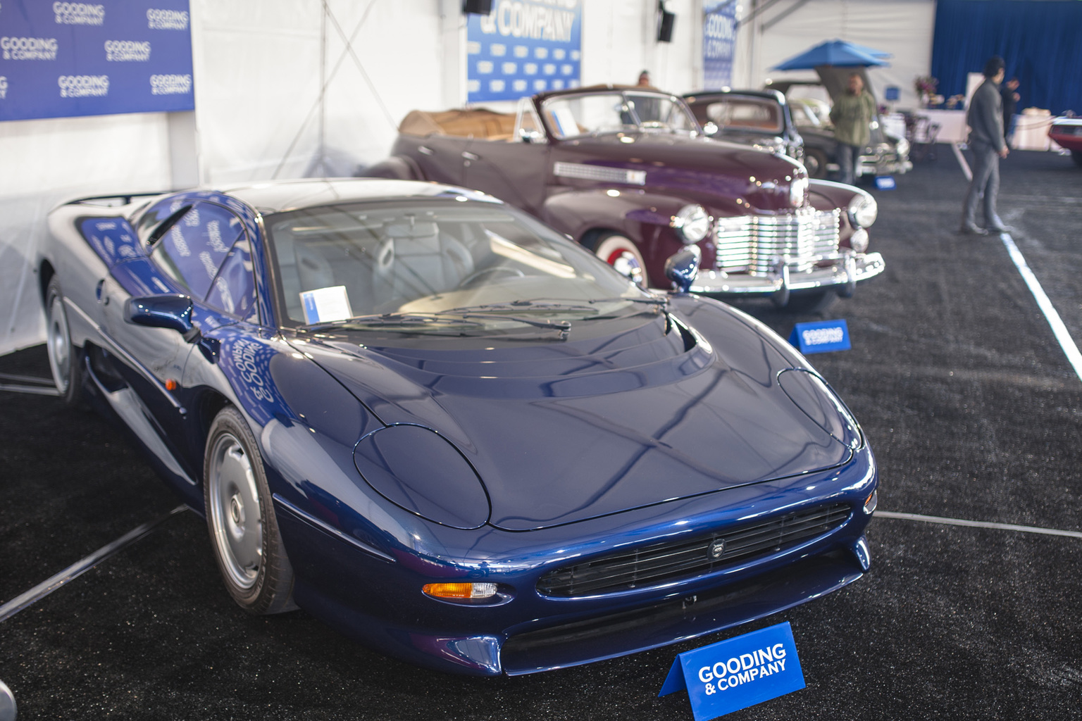 Jaguar XJ220