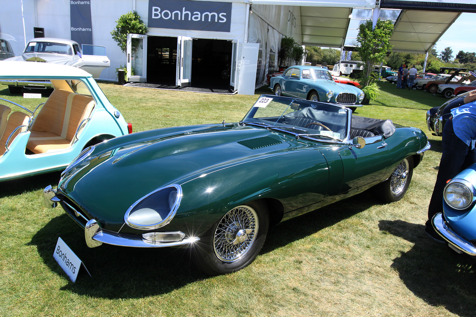 1965 Jaguar E-Type 4.2 Roadster Gallery