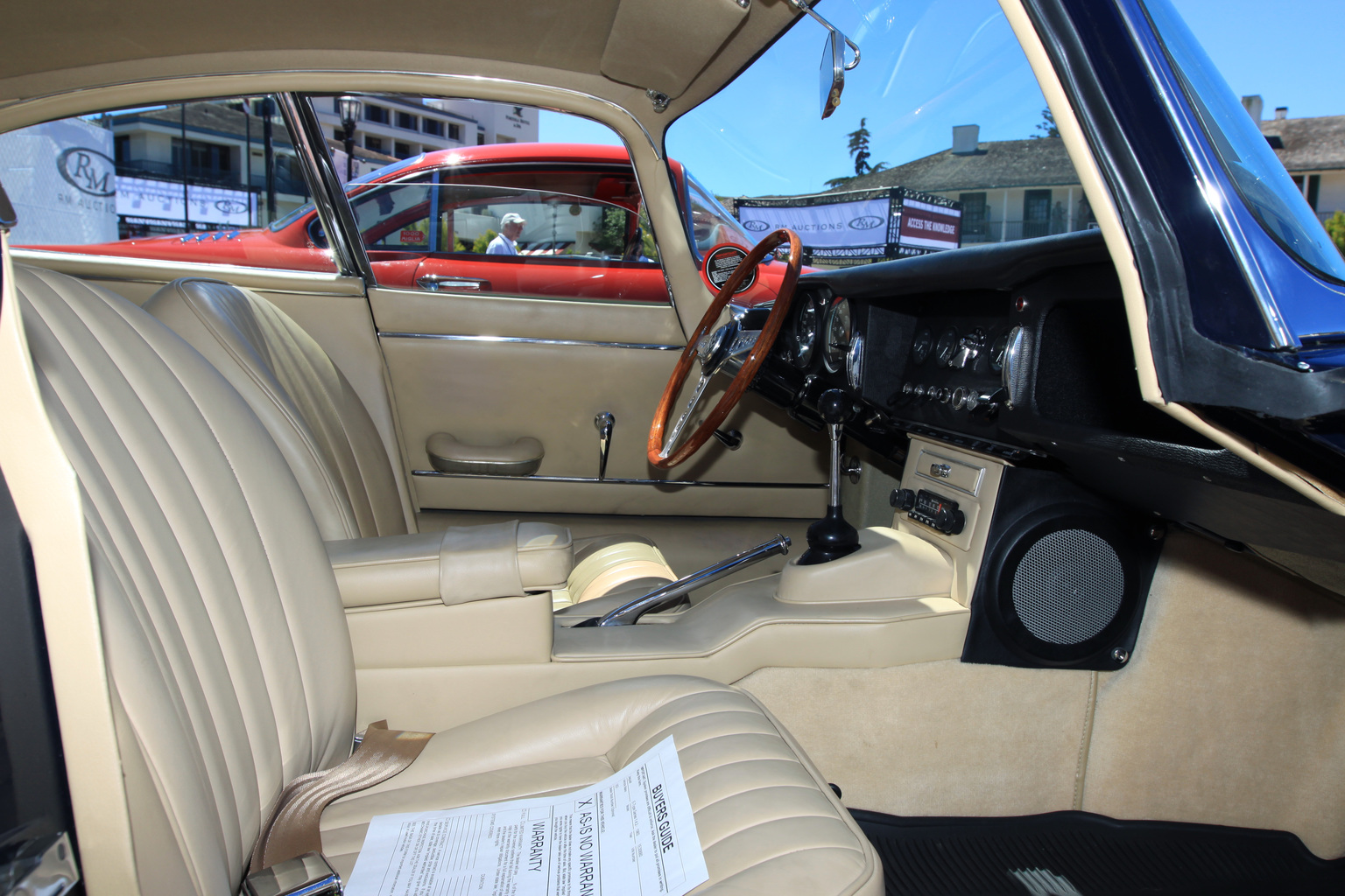 1961 Jaguar E-Type 3.8 Roadster Gallery