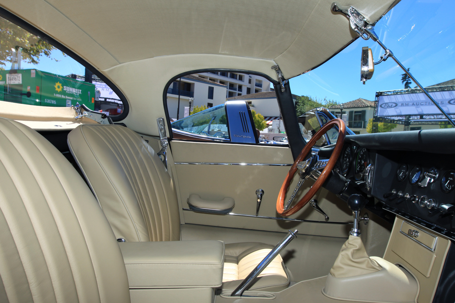 1965 Jaguar E-Type 4.2 Coupe Gallery