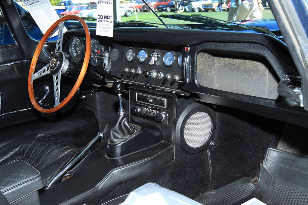 1965 Jaguar E-Type 4.2 Roadster Gallery