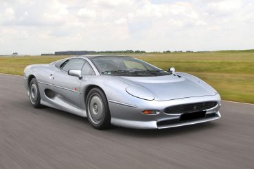 Jaguar XJ220