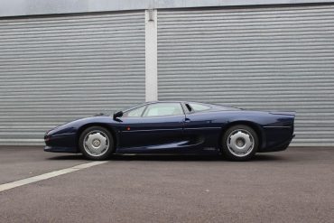 Jaguar XJ220