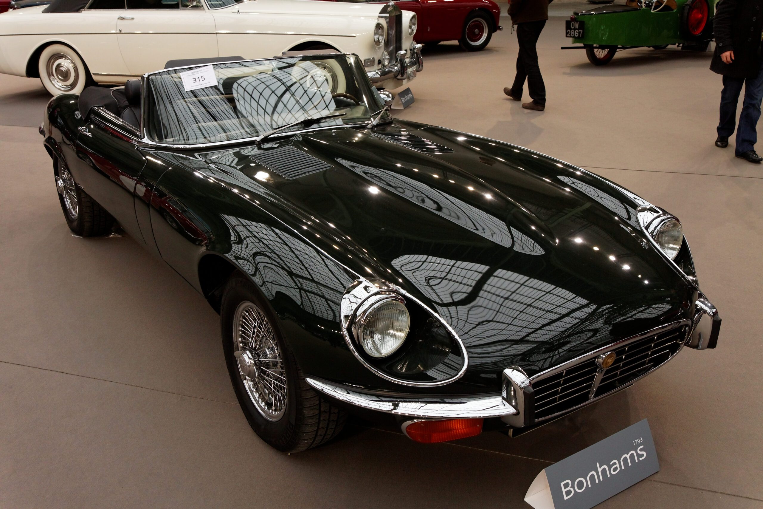 1965 Jaguar E-Type 4.2 Roadster Gallery