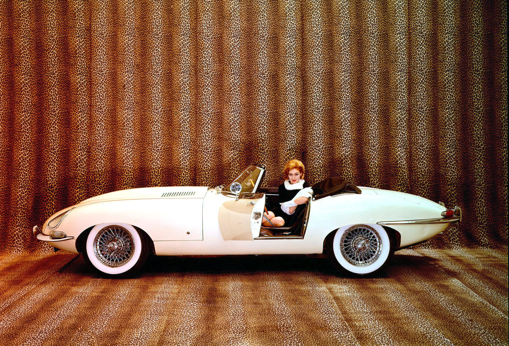 1961 Jaguar E-Type 3.8 Roadster Gallery