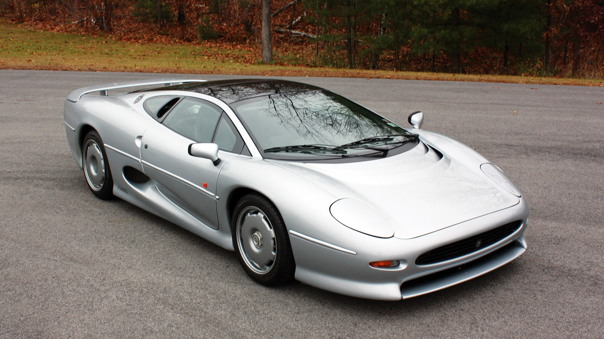 Jaguar XJ220 Gallery