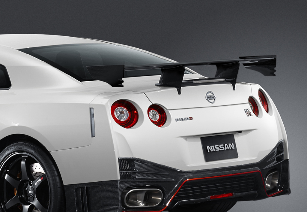 14 Nissan Gt R Nismo Supercars Net