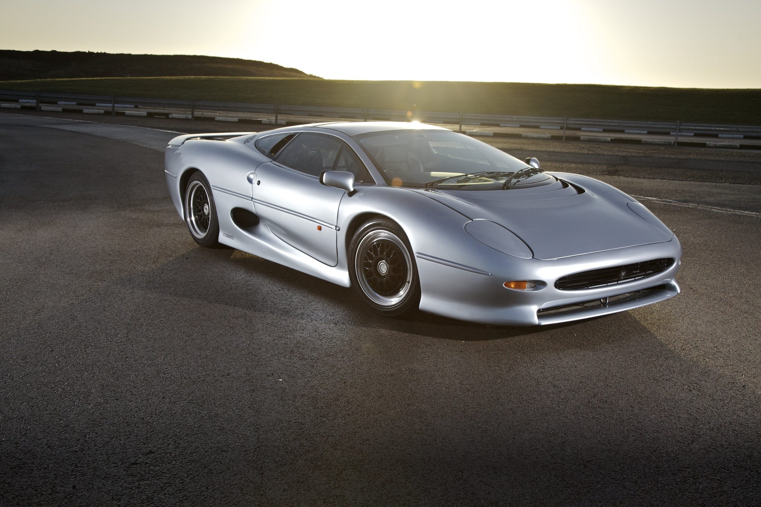 Jaguar XJ220 Gallery