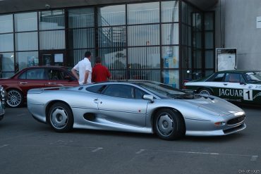 Jaguar XJ220 Gallery