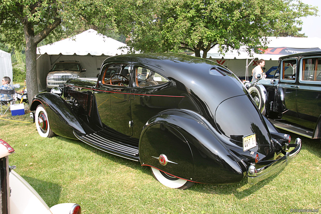 2007 Greenwich Concours - 16