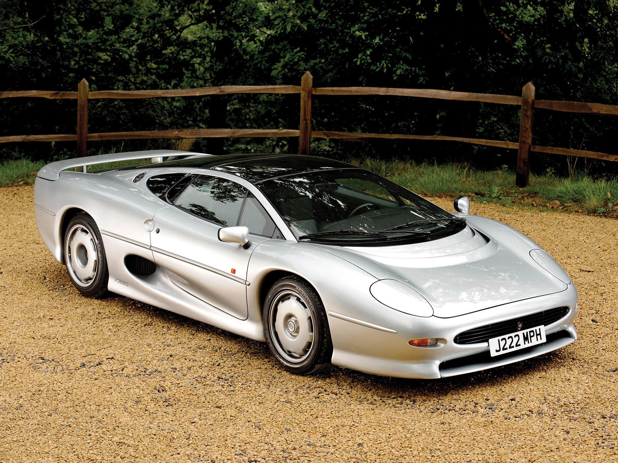 Jaguar XJ220 Gallery