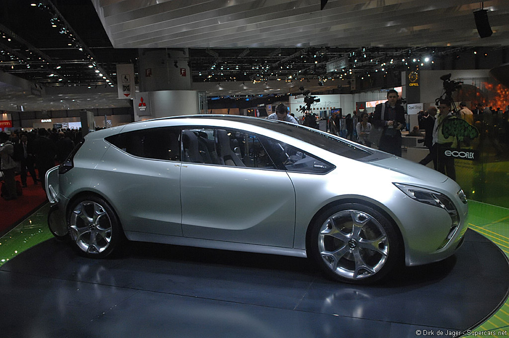 2008 Geneva Motor Show-3