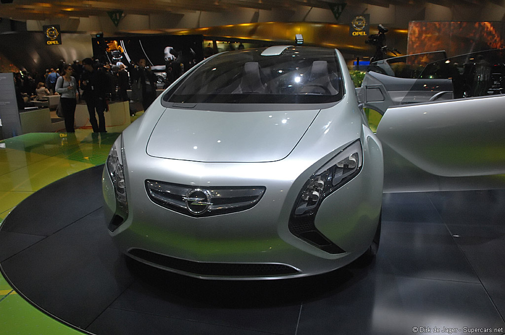 2008 Geneva Motor Show-3