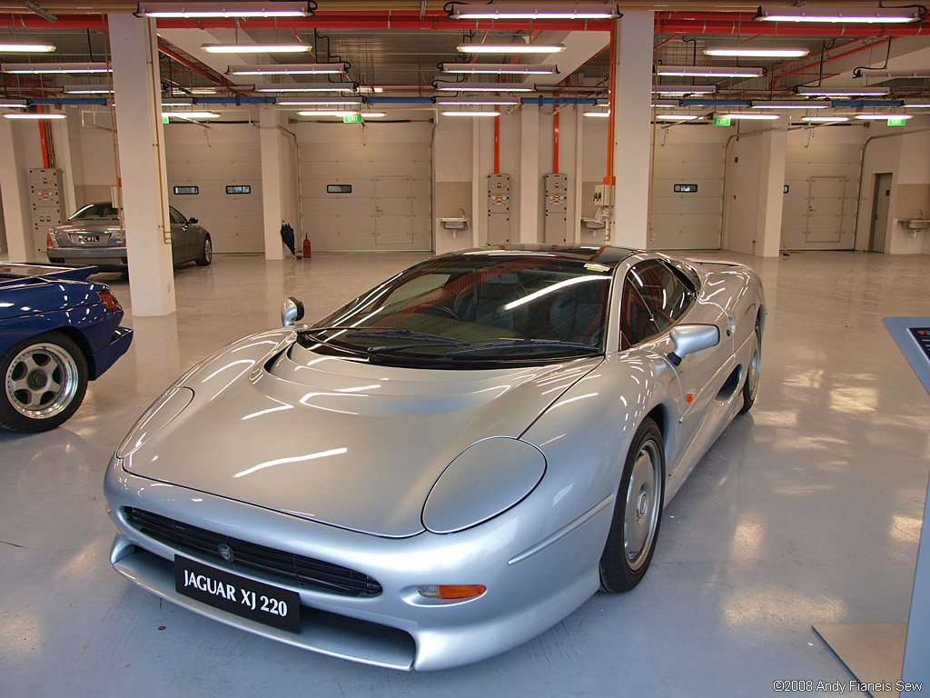 Jaguar XJ220 Gallery