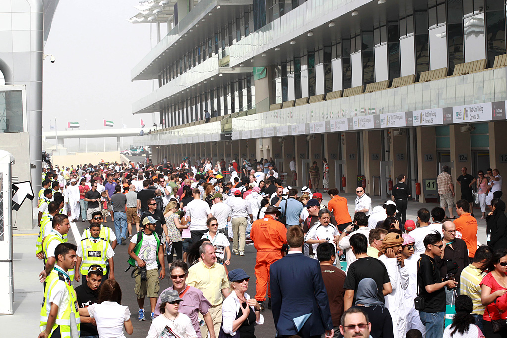 2010 FIA GT1 World Championship in Abu Dhabi-1