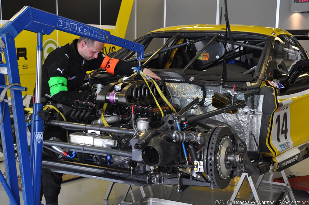 2010 FIA GT1 World Championship in Abu Dhabi-1