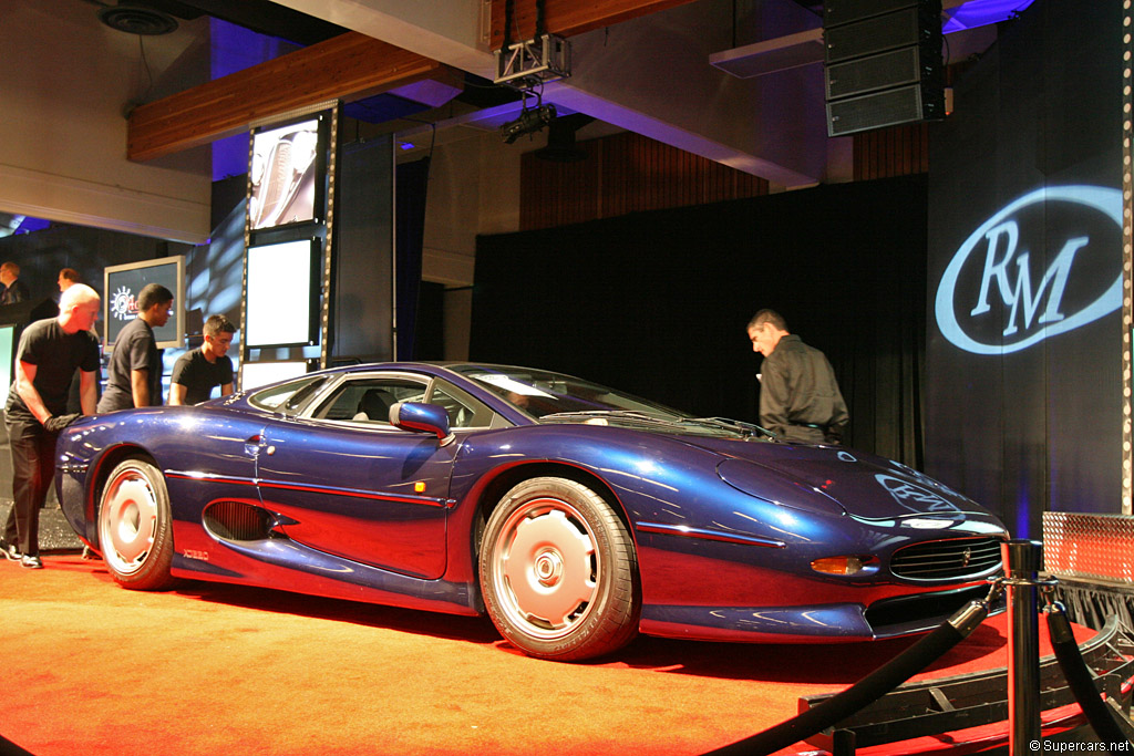 Jaguar XJ220