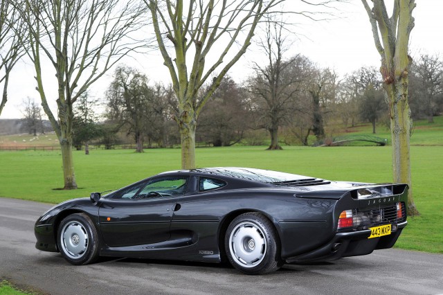 Jaguar XJ220 Gallery