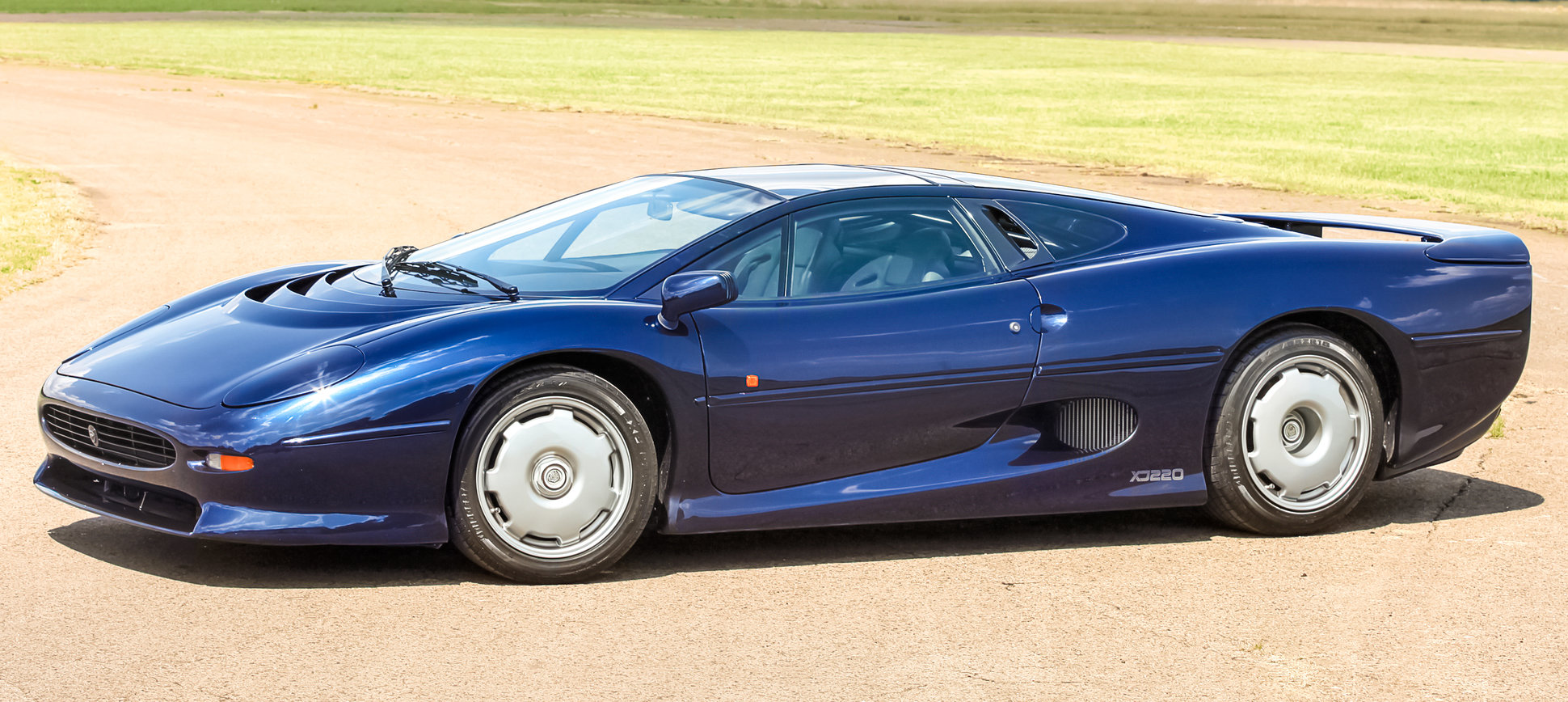  Jaguar  XJ220 