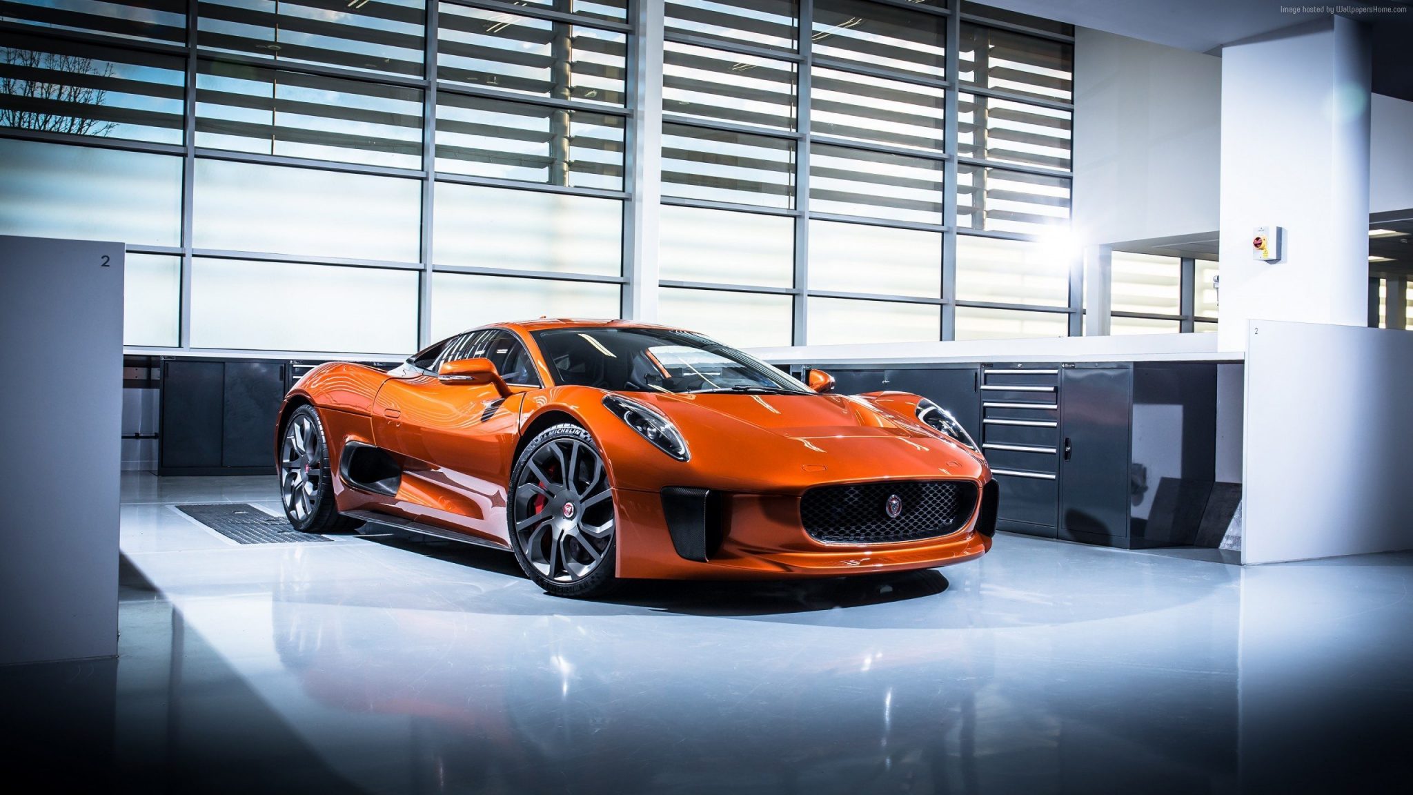 Jaguar C-X75 суперкар здание скачать