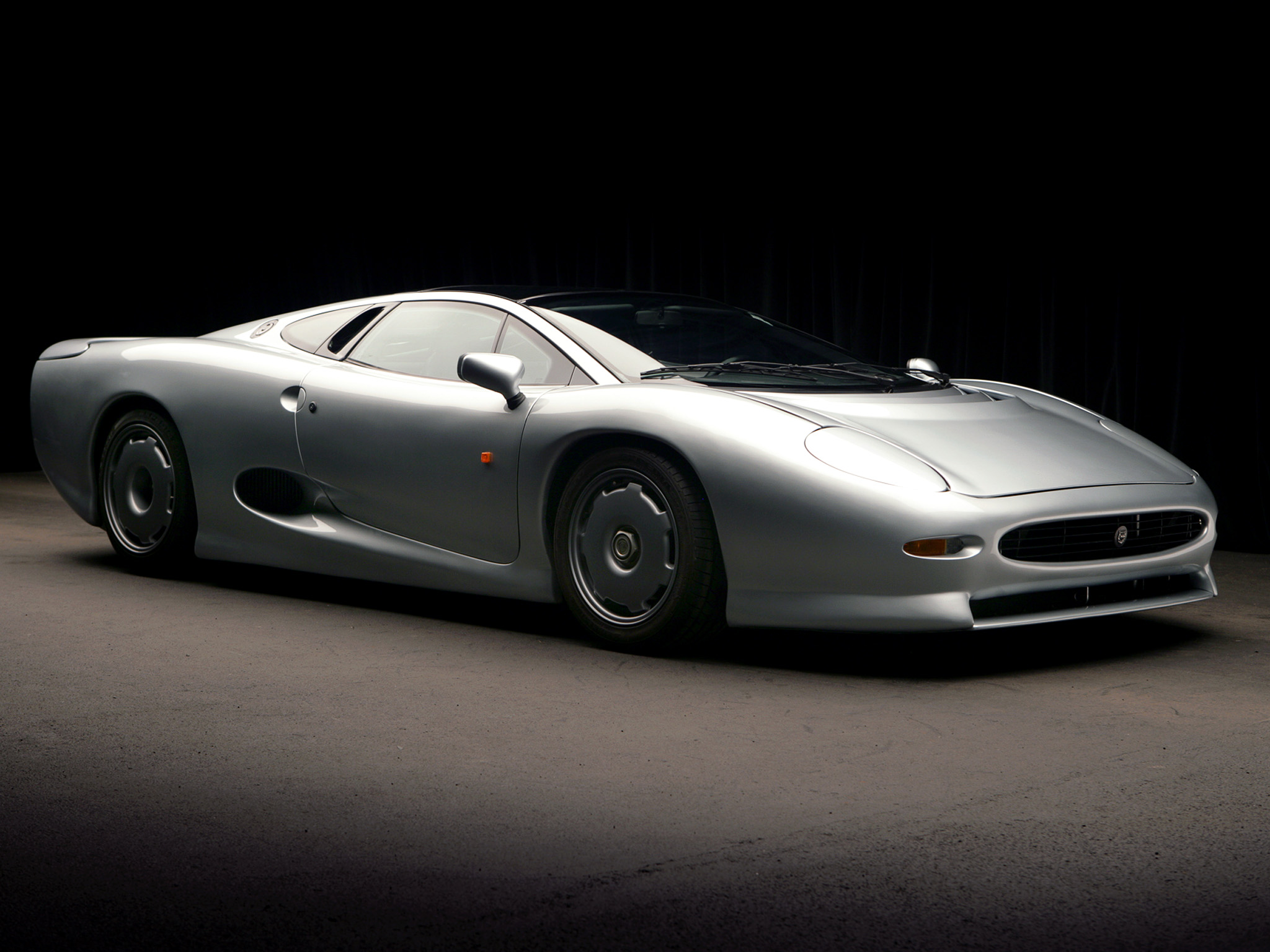 Jaguar XJ220 Gallery