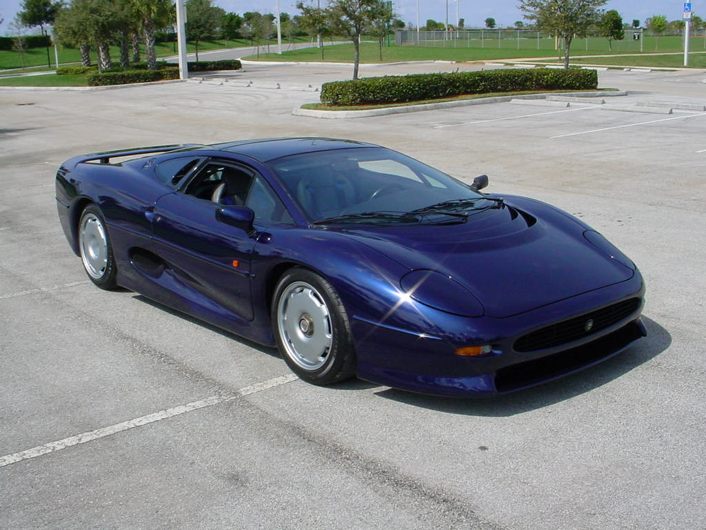 Jaguar XJ220 Gallery