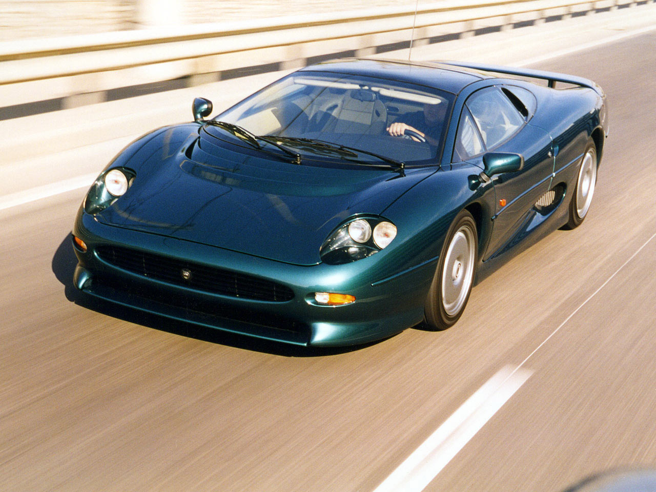 Jaguar XJ220 Gallery