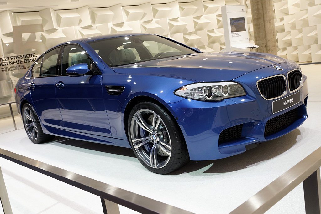 2011 BMW M5 Gallery