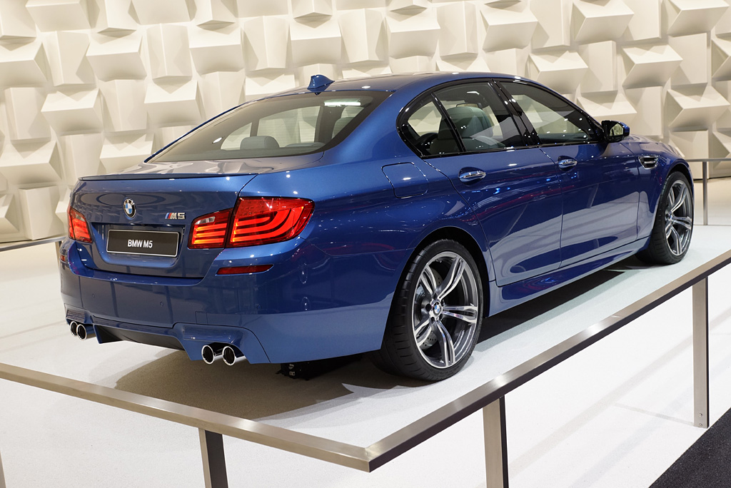 2011 BMW M5 Gallery