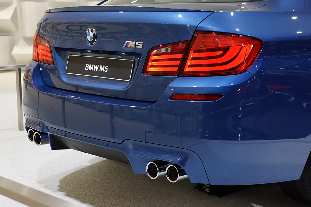 2011 BMW M5 Gallery