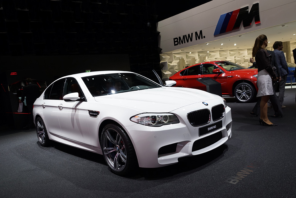 2011 BMW M5 Gallery