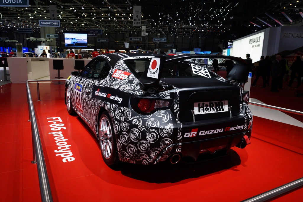 2012 Geneva Motor Show-1