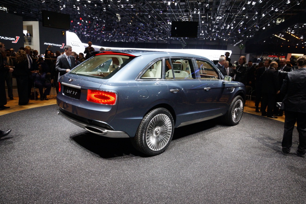 2012 Geneva Motor Show-1