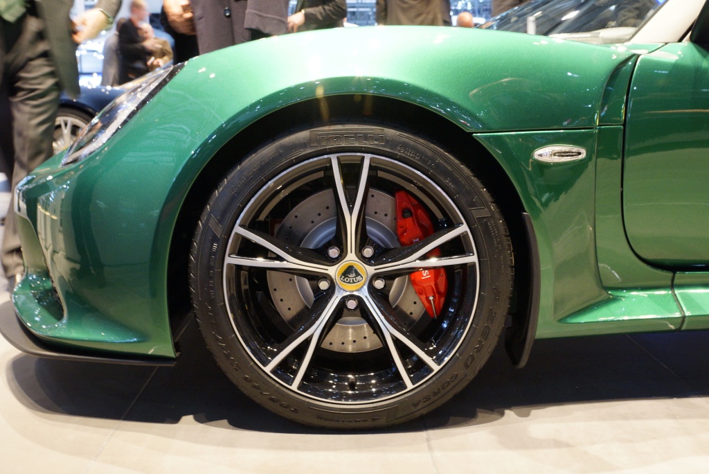 2012 Geneva Motor Show-1